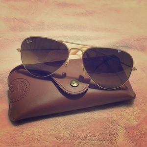 NEW w/o tags Ray-Ban Aviators!!